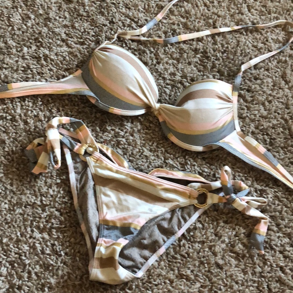 Victoria’s Secret bikini